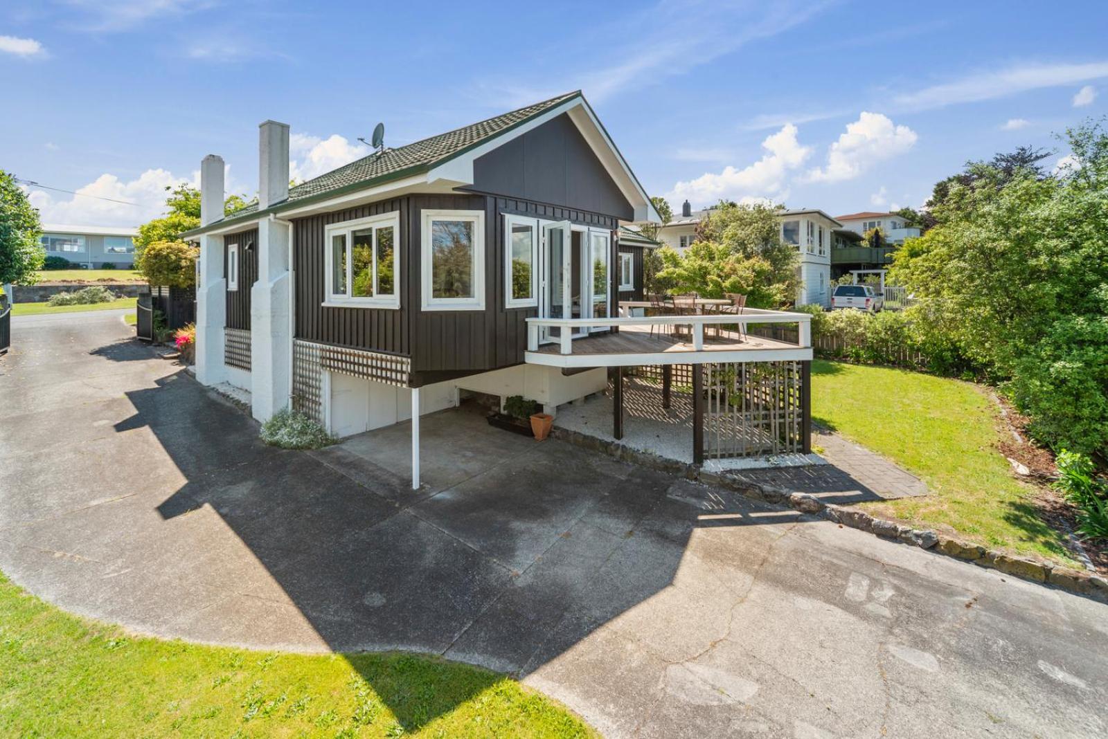 The Lakeview Lodge – Taupo Holiday Home